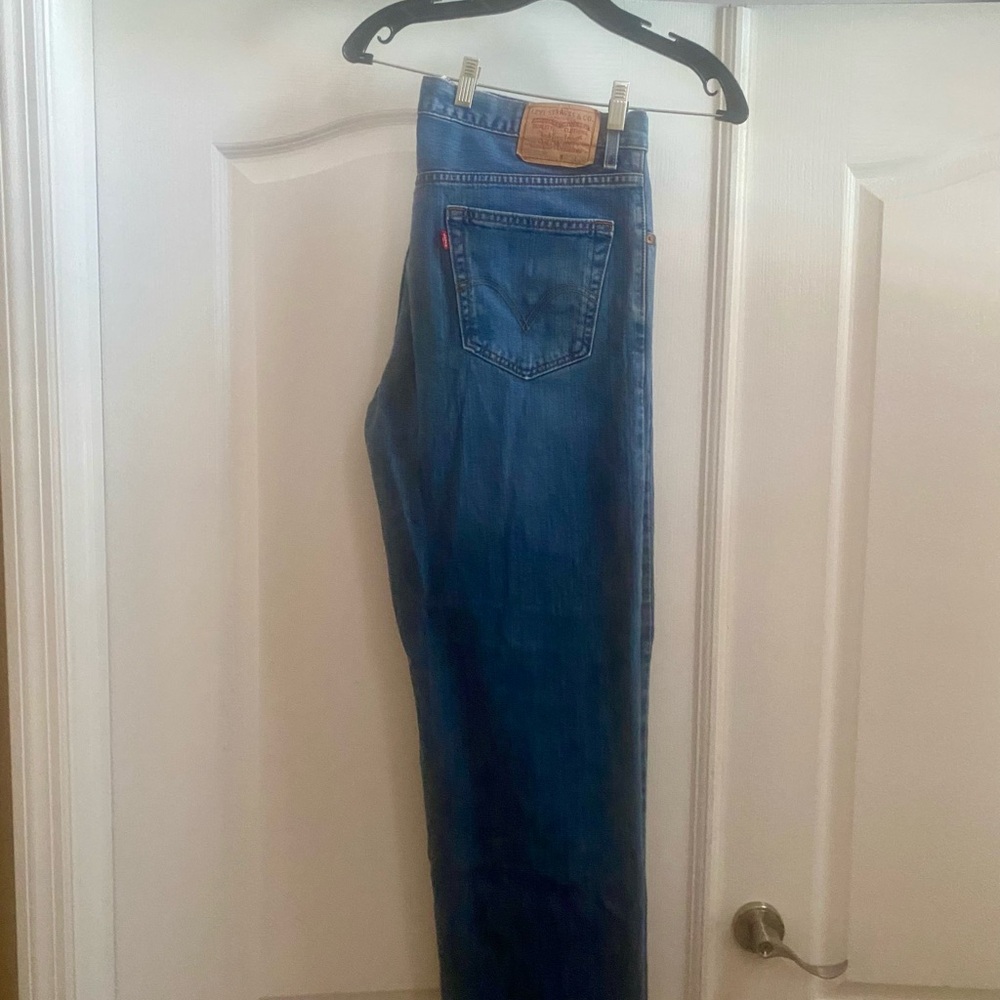 Classic Men's Levi Blue Straight-Leg Jeans
